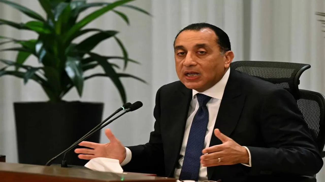 رئيس الوزراء يحدد تفاصيل حفر 106 آبار بترولية جديدة بالتعاون مع شركات عالمية خلال العام الجاري